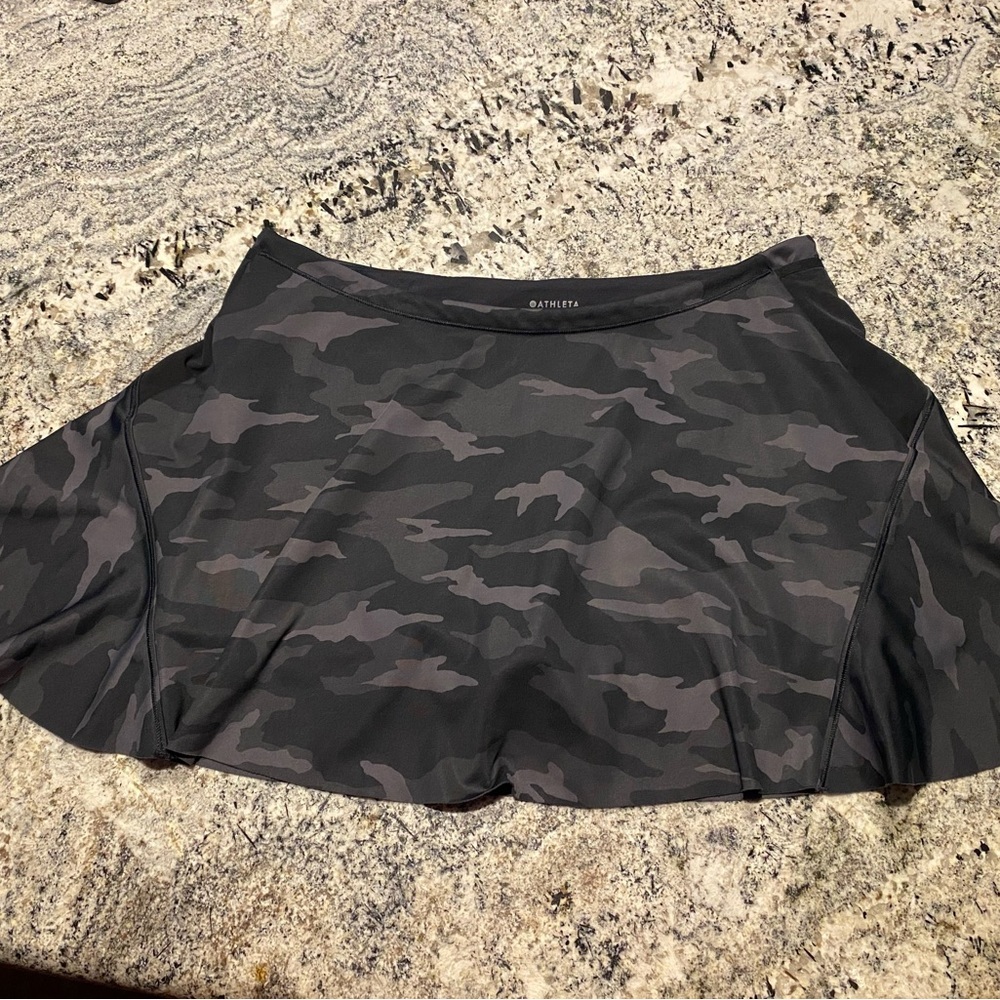 Athleta large women’s match point Camo Skirt skort